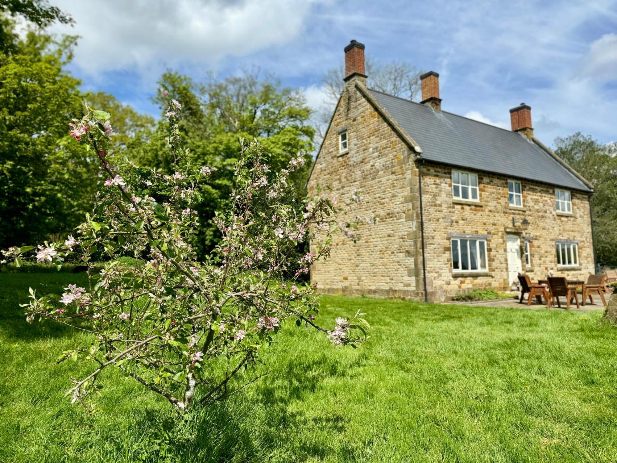 Cockley Hill Farm Bed & Breakfast Brackley  Bagian luar foto